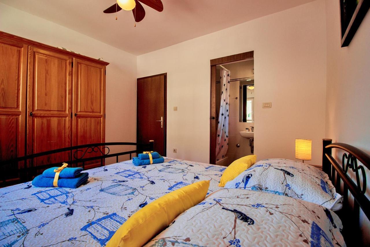 Sandy Beach Apartments Duce Exterior photo