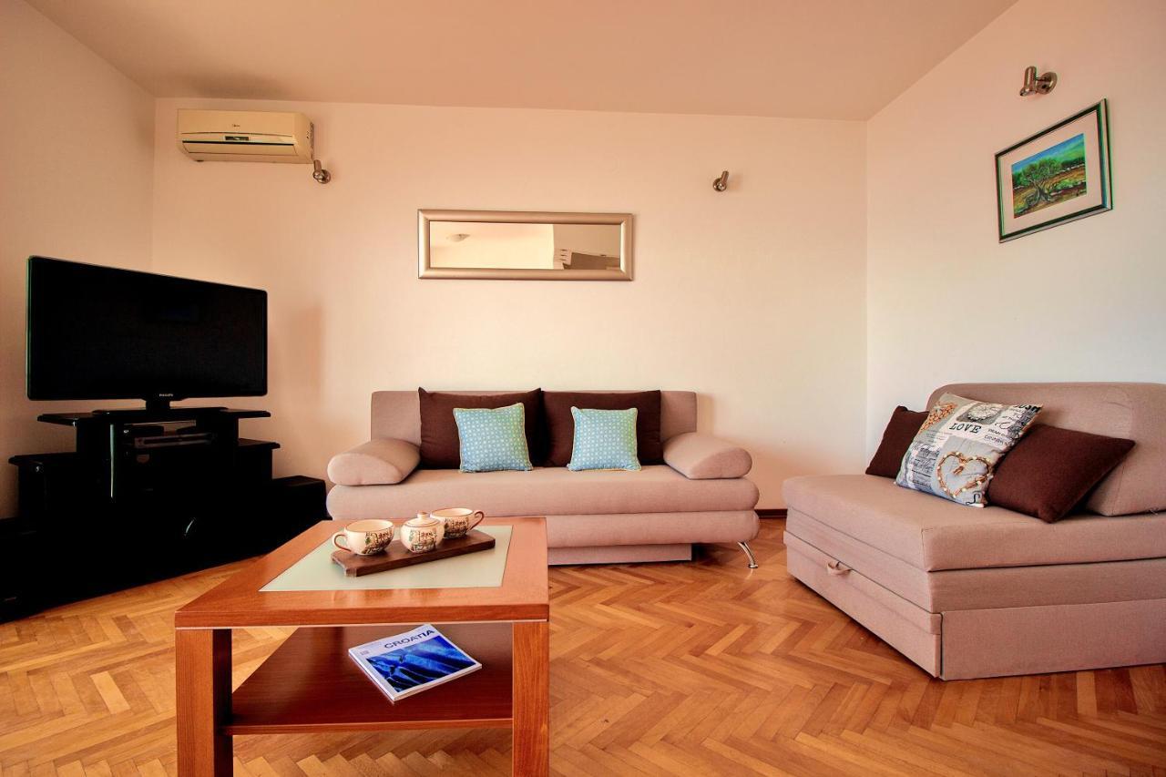 Sandy Beach Apartments Duce Exterior photo